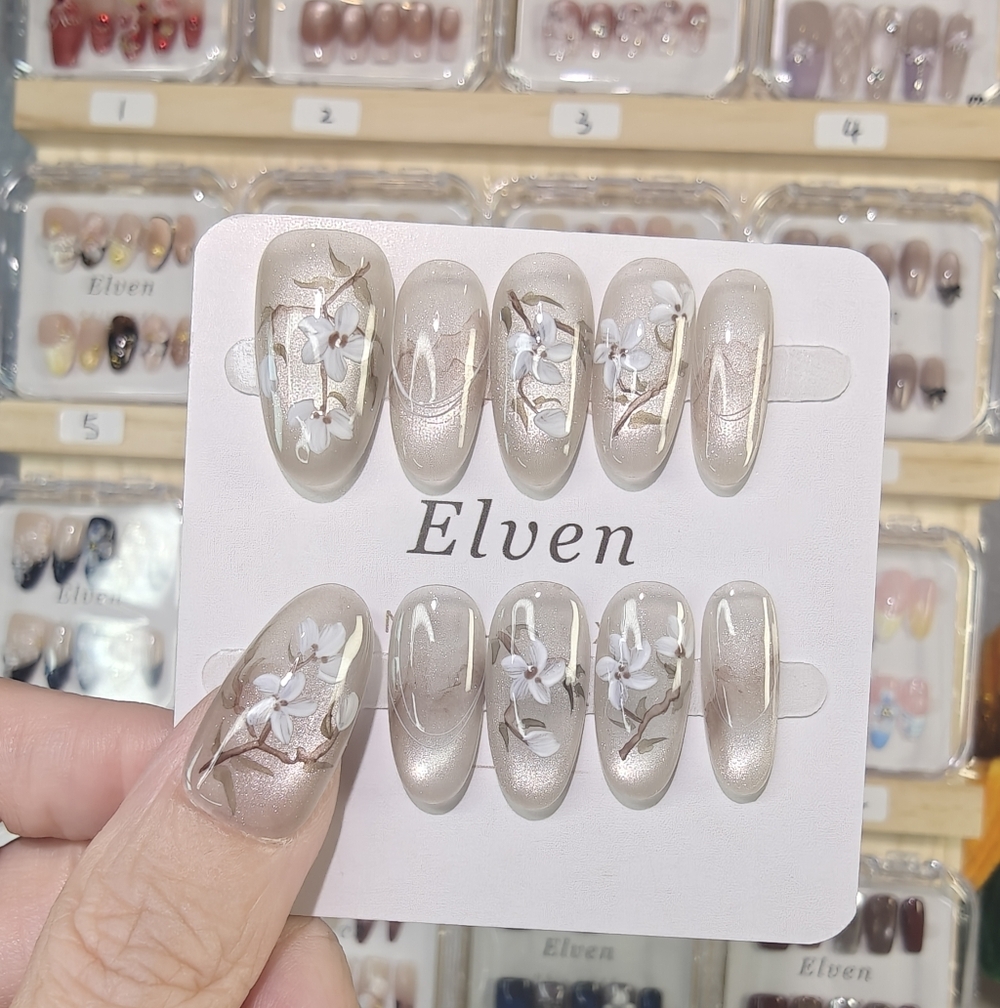 Floral Short Round Handmade Press On Nails Art Set
